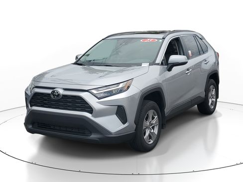 Certified 2025 Toyota RAV4 XLE w/ Convenience Package FWD image 3