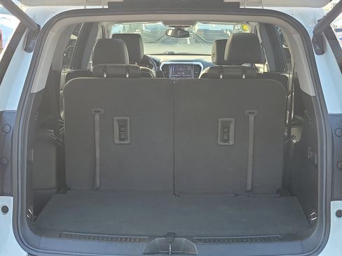 Used 2023 GMC Acadia SLT image 13