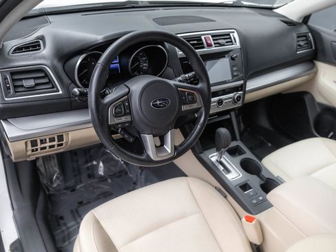 Used 2017 Subaru Outback 2.5i Premium image 5