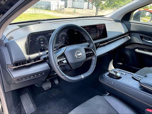 Used 2023 Nissan Ariya FWD image 4