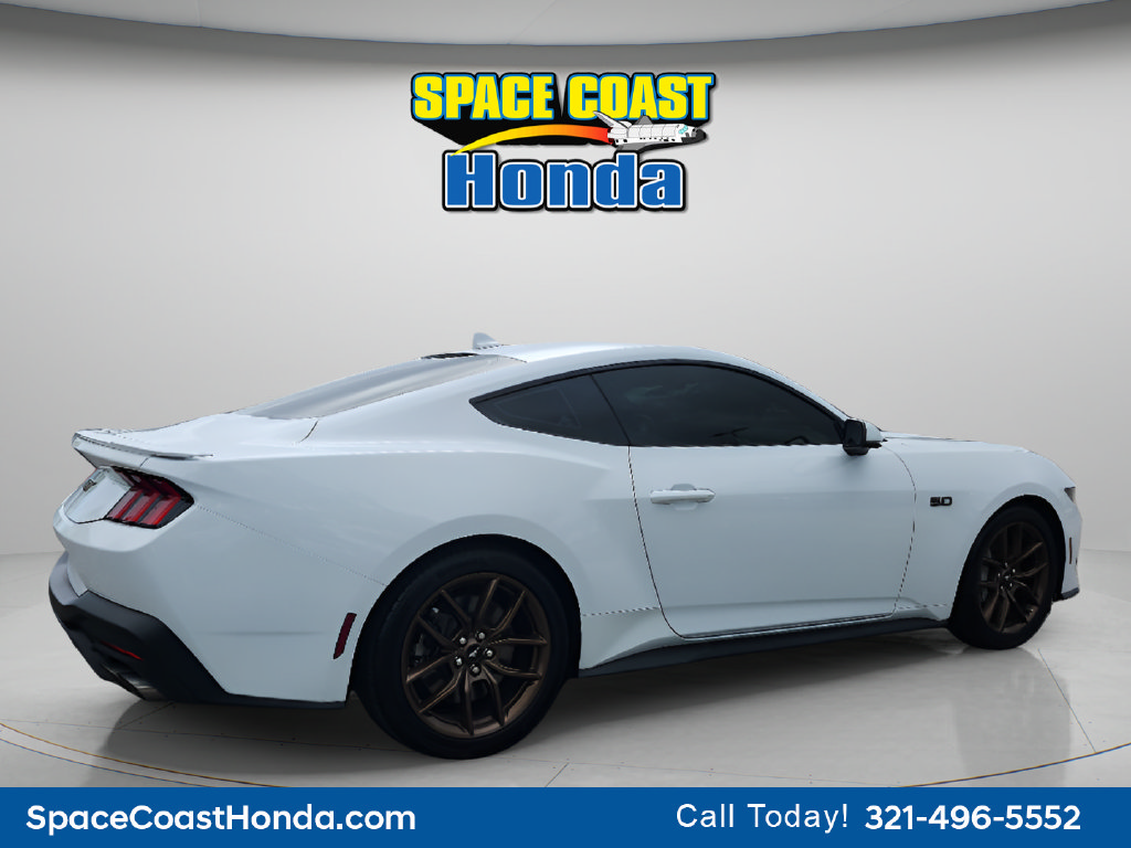 Used 2026 Ford Mustang GT Premium RWD image 3
