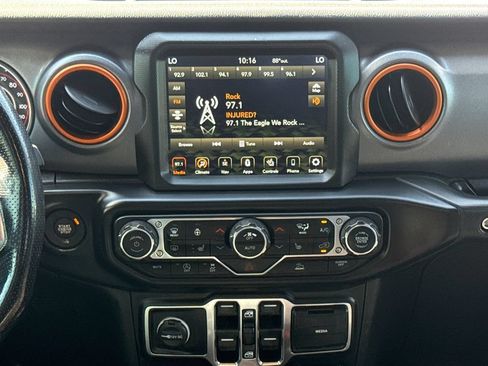 Used 2022 Jeep Gladiator Mojave w/ LED Lighting Group AWD/4WD image 13