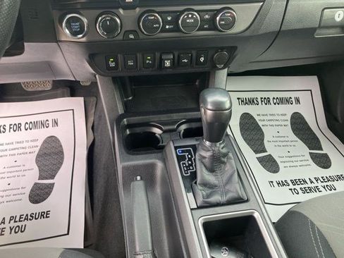 Used 2021 Toyota Tacoma TRD Sport w/ Technology Package image 18