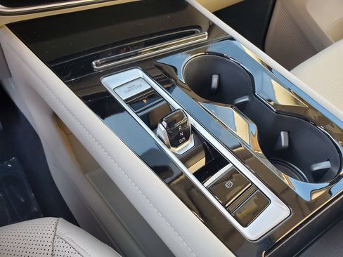 New 2026 Volkswagen Atlas SE FWD image 10