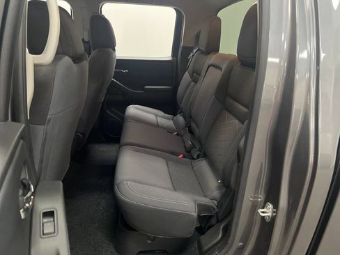 Used 2025 Nissan Frontier SV w/ Tow Package RWD image 25