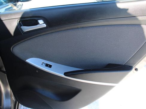 Used 2014 Hyundai Accent GS image 5