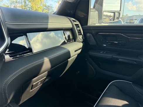 New 2025 RAM 1500 Limited image 25