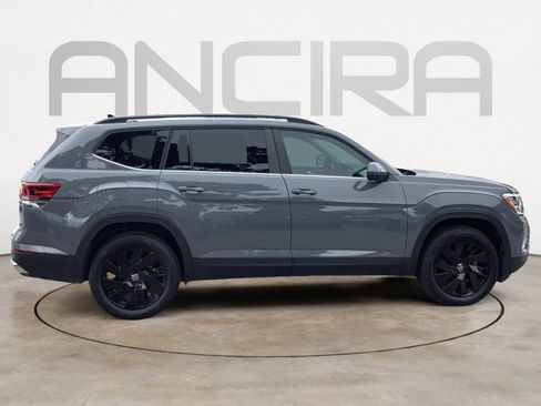 New 2025 Volkswagen Atlas SE FWD image 9