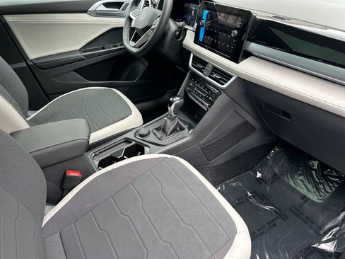 New 2026 Volkswagen Taos SE AWD/4WD image 15