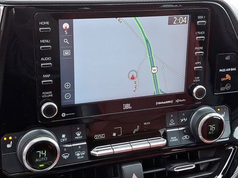 Used 2022 Toyota Highlander XSE image 18