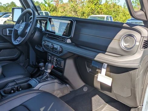 New 2026 Jeep Wrangler Unlimited Sahara AWD/4WD image 30