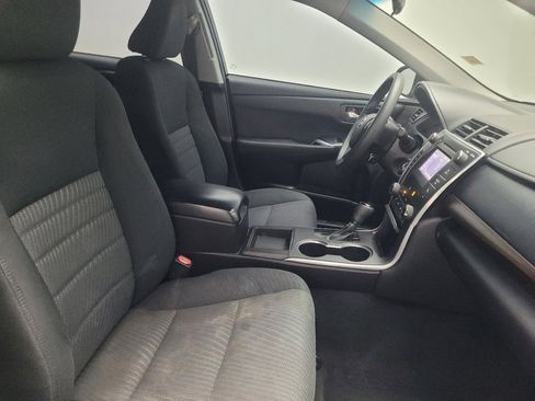 Used 2015 Toyota Camry LE image 21
