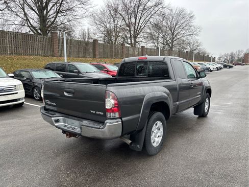 Used 2012 Toyota Tacoma 4x4 Access Cab V6 w/ SR5 Pkg image 4