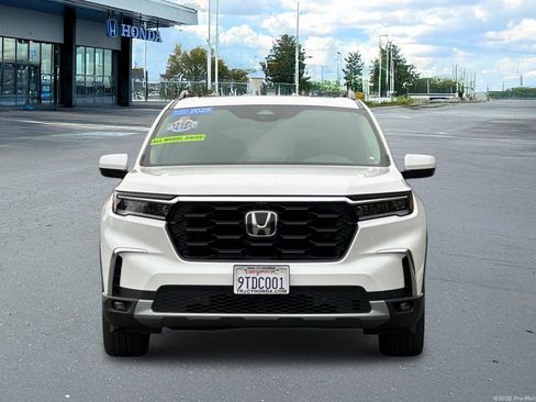 Certified 2025 Honda Pilot Elite image 14