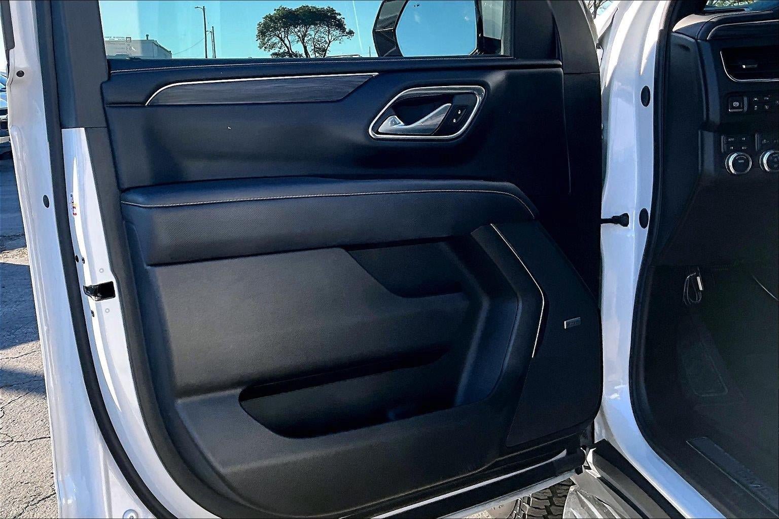 Used 2024 GMC Yukon XL SLT w/ SLT Luxury Package AWD/4WD image 26