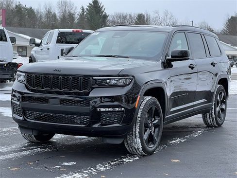 New 2025 Jeep Grand Cherokee L Limited w/ Luxury Tech Group II image 44
