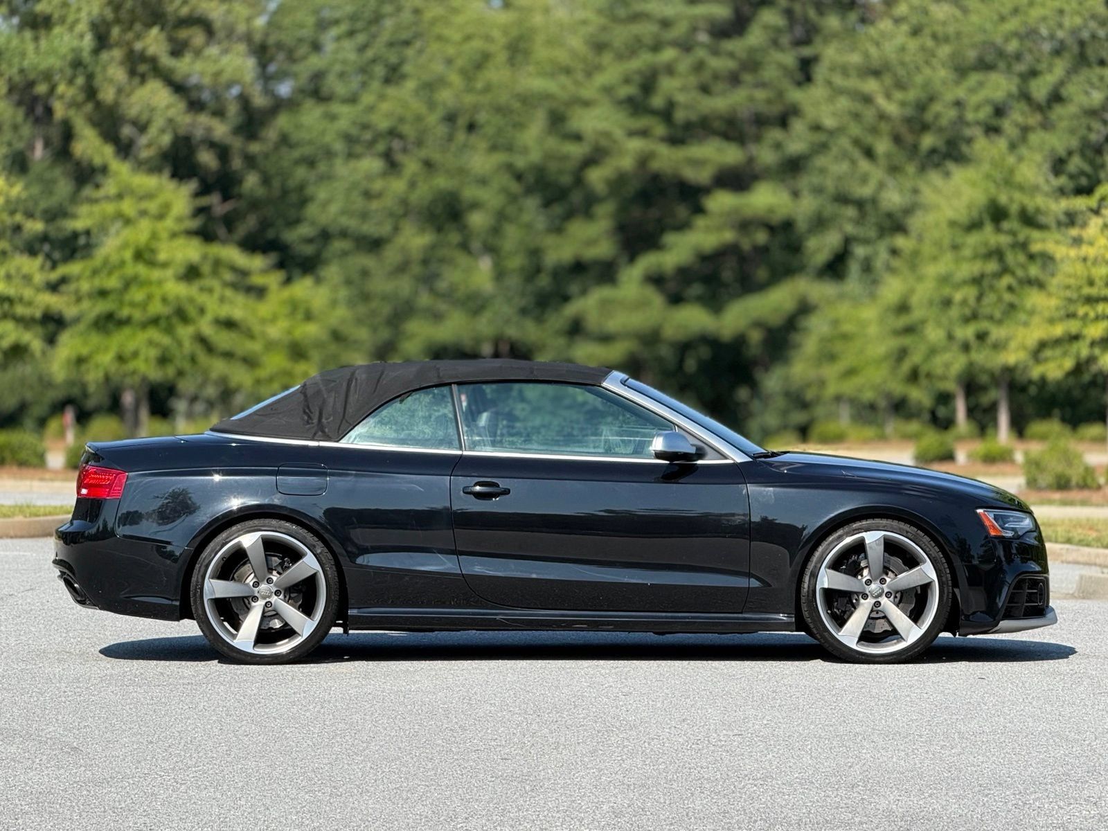 Used 2013 Audi RS 5 Cabriolet w/ Audi MMI Navigation Plus Pkg AWD/4WD image 12