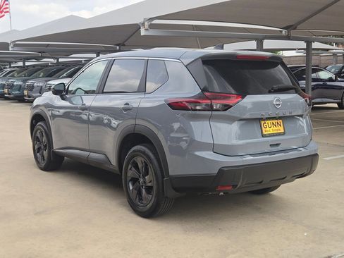 New 2026 Nissan Rogue SV FWD image 5