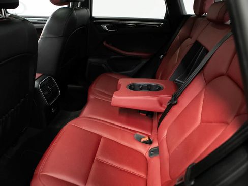 Used 2022 Porsche Macan AWD/4WD image 31
