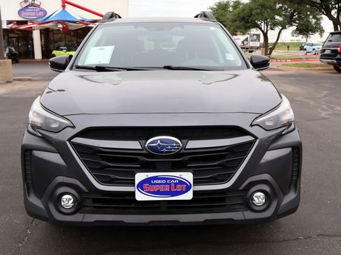 Used 2025 Subaru Outback Premium AWD/4WD image 11