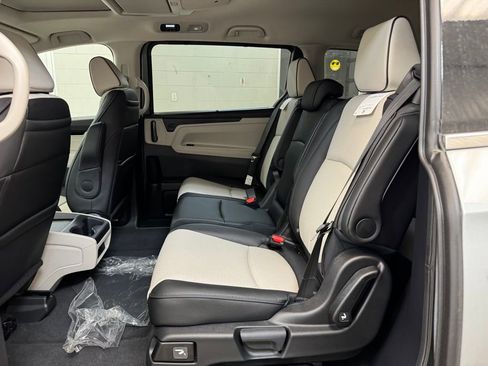 New 2026 Honda Odyssey Elite image 15