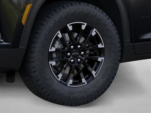 Used 2026 Chevrolet Traverse Z71 image 9