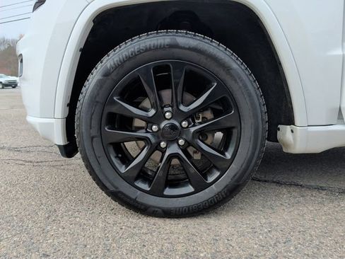 Used 2019 Jeep Grand Cherokee Altitude image 36