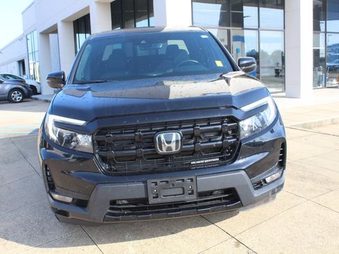 Used 2025 Honda Ridgeline Black Edition image 2