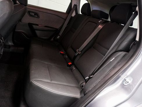 Used 2023 Nissan Rogue S image 7