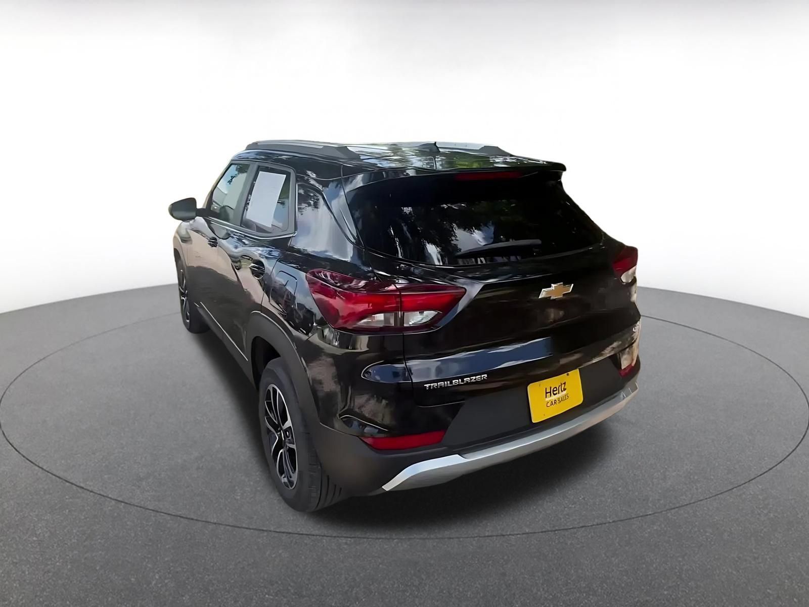 Used 2025 Chevrolet TrailBlazer LT FWD image 9