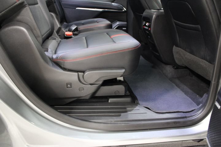 Used 2025 Chevrolet Traverse RS AWD/4WD image 54