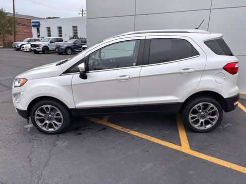 Used 2022 Ford EcoSport Titanium image 5