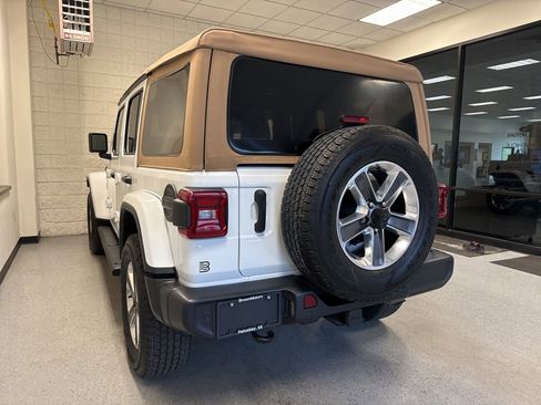 Used 2021 Jeep Wrangler Unlimited Sahara AWD/4WD image 17