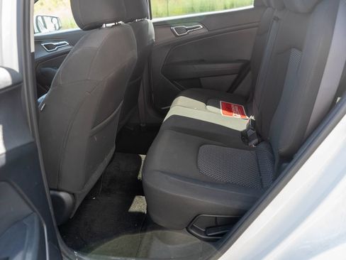 Used 2023 Kia Sportage LX AWD/4WD image 13