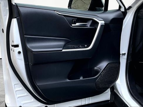 Certified 2022 Toyota RAV4 XLE Premium FWD image 22