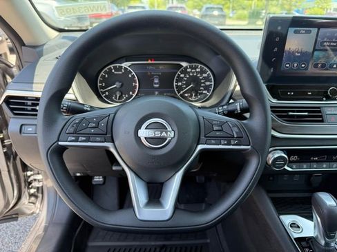 New 2025 Nissan Altima 2.5 SV w/ SV Special Edition Package image 18