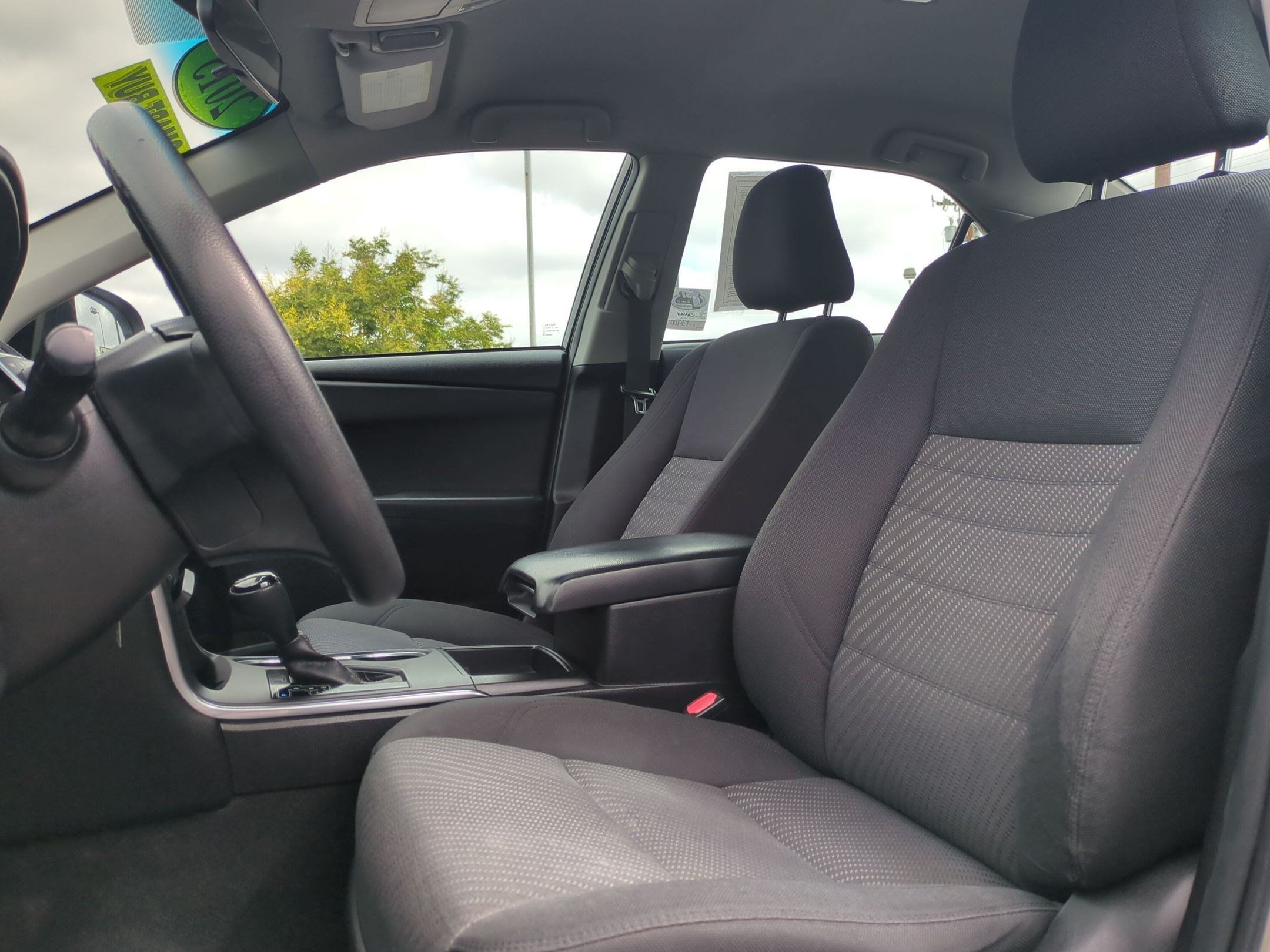 Used 2015 Toyota Camry LE FWD image 19