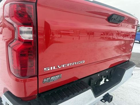 Used 2024 Chevrolet Silverado 1500 LT image 24