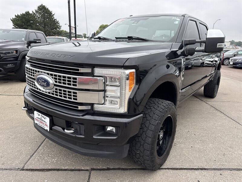 Used 2018 Ford F250 Platinum w/ Platinum Ultimate Package AWD/4WD image 1