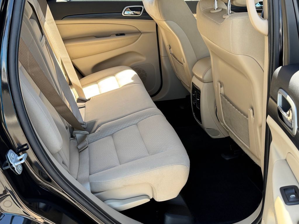 Certified 2022 Jeep Grand Cherokee Laredo E RWD image 22