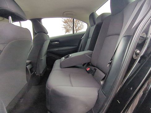 Used 2021 Toyota Corolla LE image 28