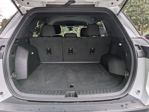 Used 2025 Chevrolet Equinox LT image 12