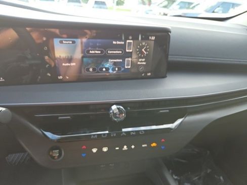 Certified 2025 Nissan Murano SV image 17