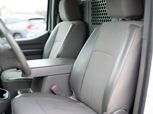 Used 2020 Nissan NV 2500 SV image 7