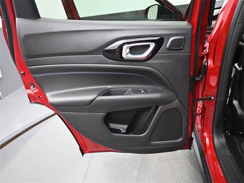 New 2026 Jeep Compass Latitude image 14