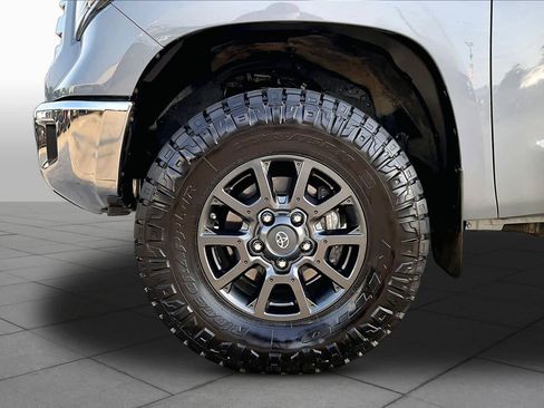 Used 2021 Toyota Tundra SR5 w/ Trail Edition image 11