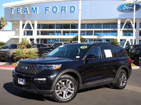 Certified 2024 Ford Explorer XLT w/ Equipment Group 202A image 2