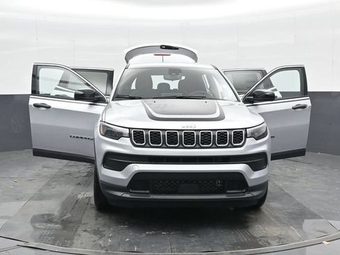 Used 2025 Jeep Compass Sport w/ Mopar Graphics Package AWD/4WD image 48