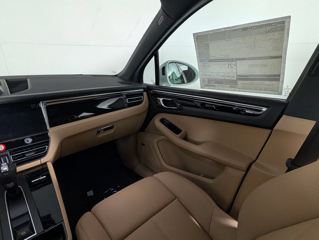 New 2026 Porsche Macan AWD/4WD image 23