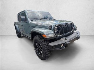 Used 2025 Jeep Gladiator Sport AWD/4WD video 3